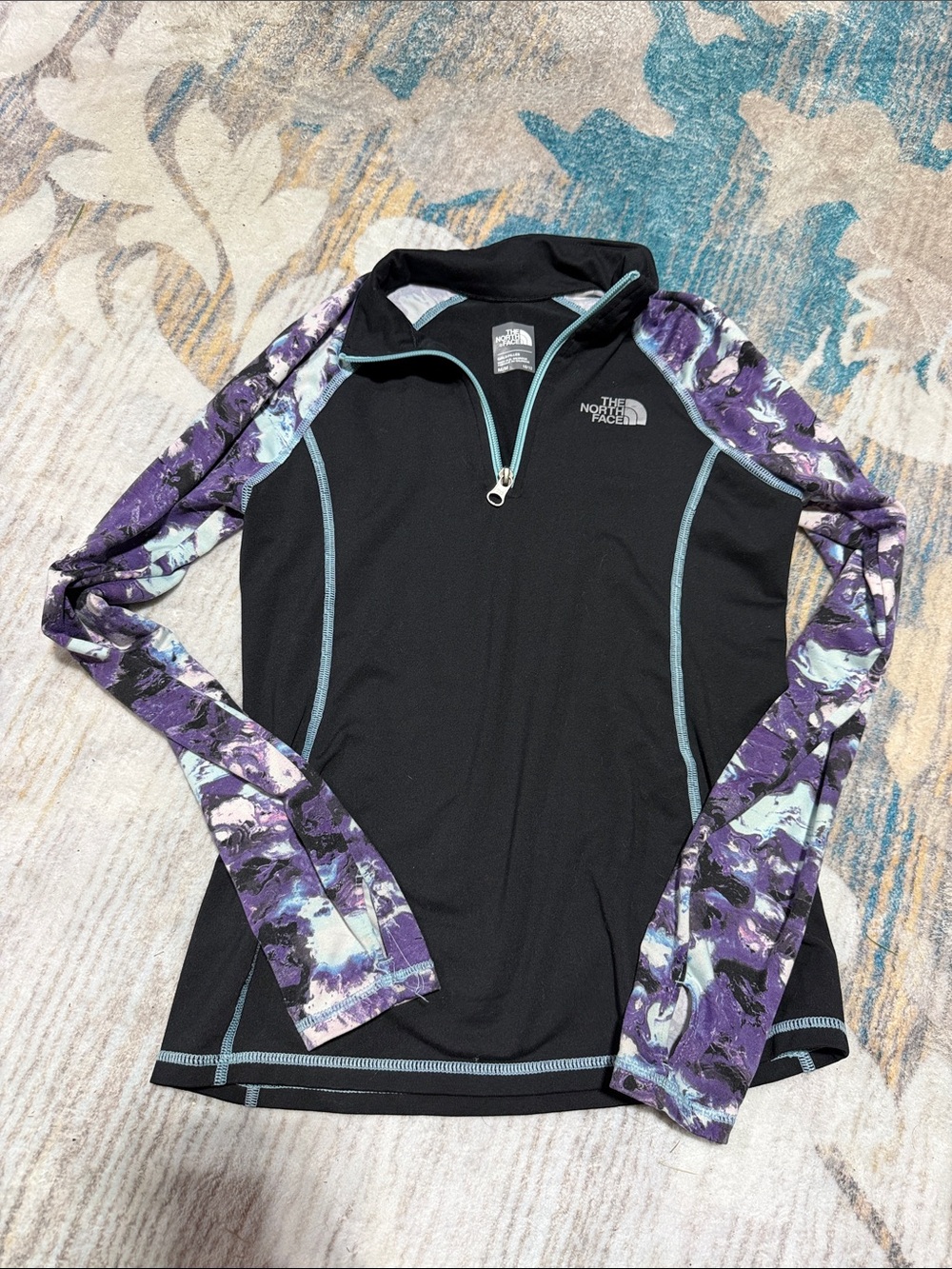 The North Face Kids Pullover size Medium